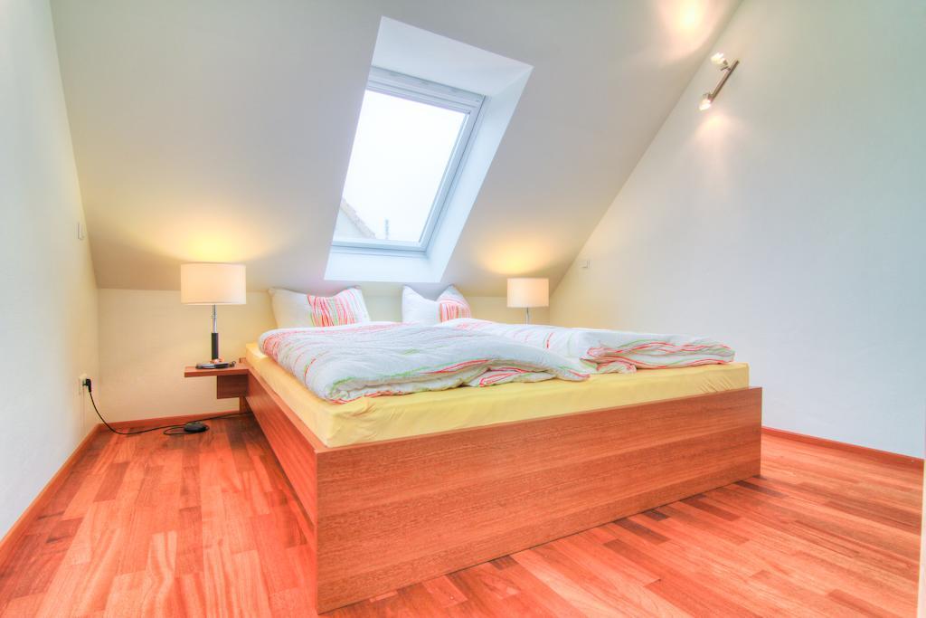Holzheim  Jungingers Aparthotel الغرفة الصورة