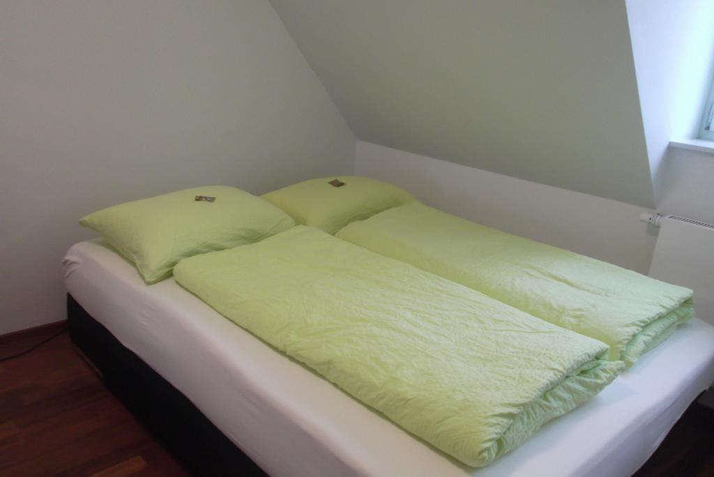 Holzheim  Jungingers Aparthotel الغرفة الصورة